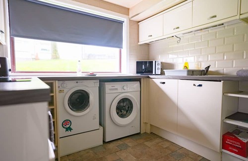 Chapelhall Apartment | Cosy Modern Flat Livingston Central