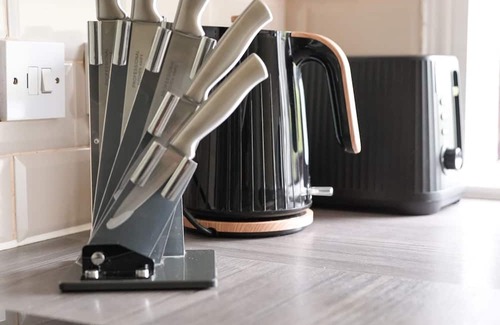 Chapelhall Apartment | Cosy Modern Flat Livingston Central