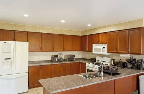 Orangeville House | Comfy & Spacious 4BR Family Home w/Patio Made for You! 10 min walk to Hospital