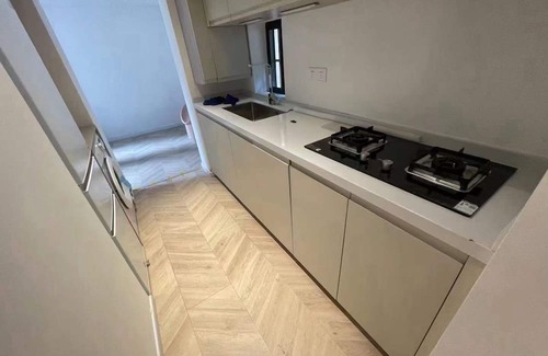 Jing'an Apartment | Shanghai 2Br flat with garden& floor heating nr line2/11 Jing an temple