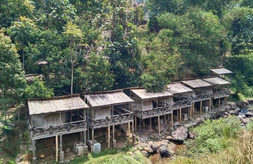 Bandung Cabin | Metaglamp