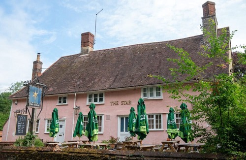 Newmarket Cabin | Lidgate Star Cabin 1 · Eco-friendly cabins next to a 16th century pub