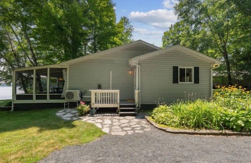 Marmora Cottage | Your Year-Round Escape on Crowe Lake - Welcome to Crowes Landing!