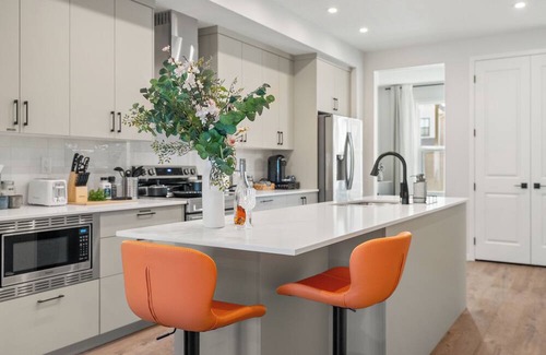 Keith House | Modern 3BedRoom/4Bedrooms with Arcade Room-Close to to Banff/Winsport-Sleep6