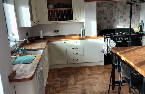 Hornsea House | "Stonesthrow" from the beach, balcony with panoramic views