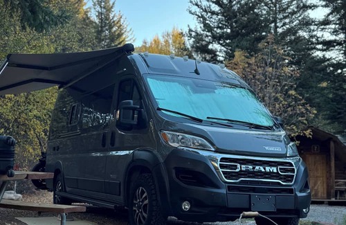 Fallbrook House | Cozy Campervan in peaceful Fallbrook sleeps 2