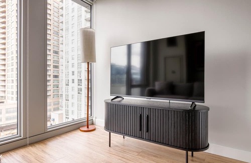 West Loop Gate Apartment | Blueground | West Loop Gate, rooftop, nr Park