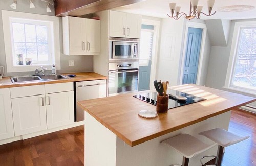 Hudson House | Hudson: Nantucket getaway between beach and nature