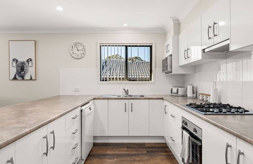 Sussex Inlet House | Holiday In The Moos - Four bedroom home of relaxation!