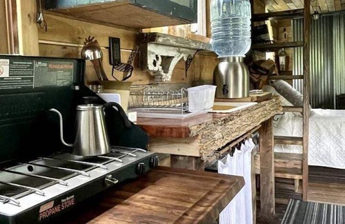Argyle Cabin | Gorgeous Tiny House Rental for a Glamping Getaway near Saratoga Springs in Upstate New York
