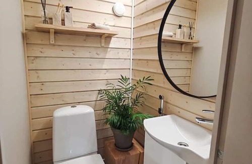 Yllas Cabin | Compact Cozy Cabin | Work & Play