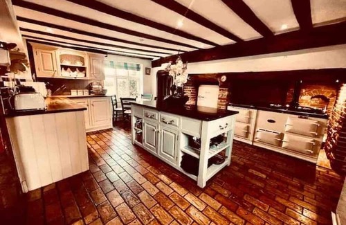 Beccles House | Luxury Farmhouse with pool table nr Southwold