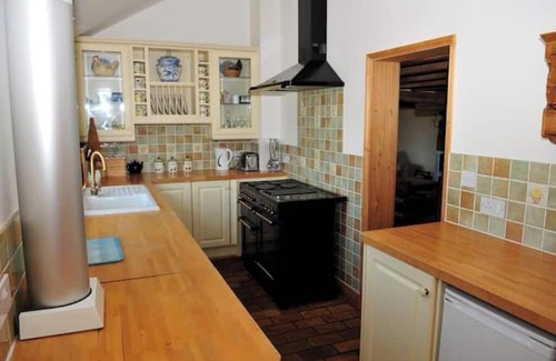 Farningham House | Cosy family friendly barn near Southwold