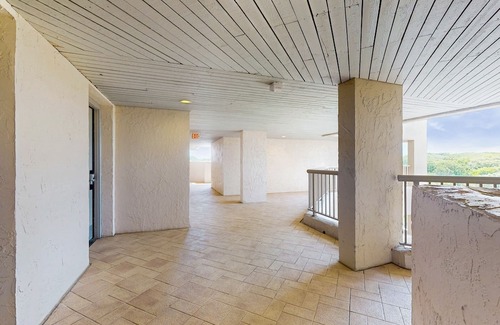 Fernandina Beach Apartment | Ocean Front Hotel Side Condo with Balcony, WiFi & Shared Pool