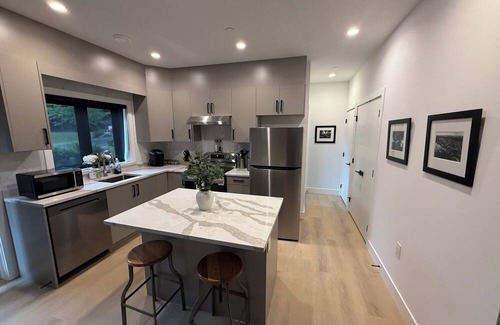 West Vancouver House | Modern 2BR Coach House, West Van- New Construction