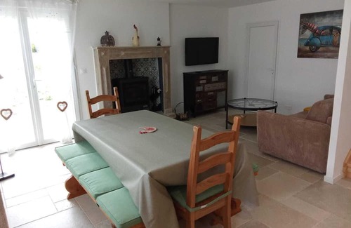 Brehand House | Small country house with wood-burning stove, 20 minutes from beaches.
