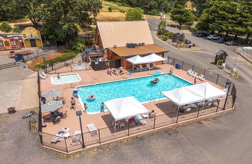 Willits Cabin | Mendocino Redwoods RV Resort
