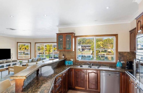 Sussex Inlet House | Palatial Multi family Waterfront