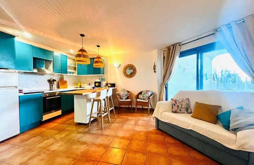 Peniscola Apartment | Apartment 'Perlazul' with Sea View, Wi-Fi and Air Conditioning