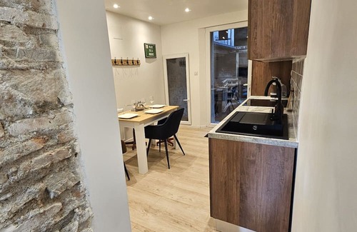 Epinal Cottage | Renovated townhouse with private garage in Épinal