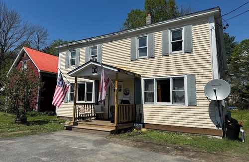 Northfield House | Rustic 4-bedroom house in university town of Northfield. Centrally located.
