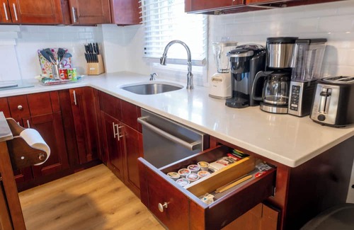 Plainfield Apartment | 2BR Washer/Dryer High Speed Wi-Fi, perfect for extended stays