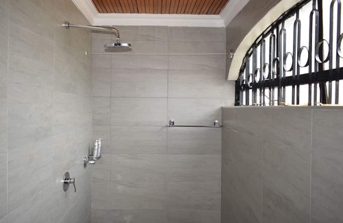 Gigiri Hotel | Superior plus room ensuite