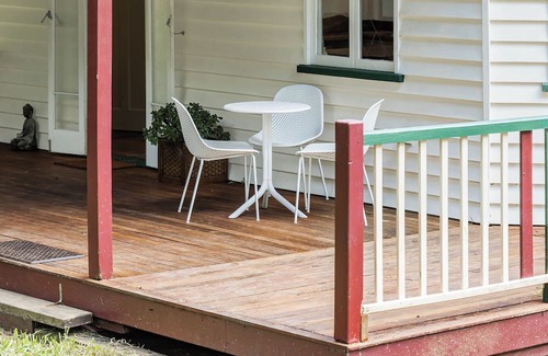 Pinbarren Cottage | Reconnect with the earth and each other in this private 1920’s haven.