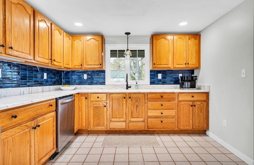 Standish House | New Listing! The Beach House on Watchic — Great for groups & family friendly!