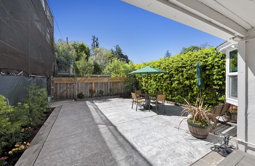 Allied Arts House | 2BR Home in Menlo Park Near Stanford University!