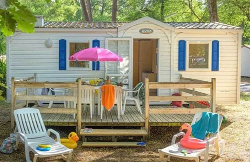 Saint-Hilaire-de-Riez House | Camping 4 étoiles - Piscine - efbdeb