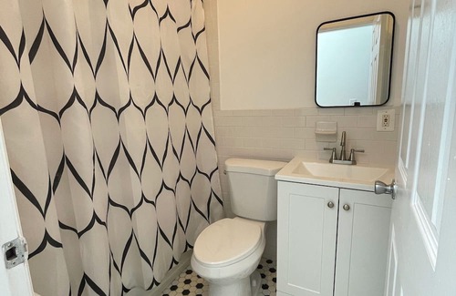 Downtown Newark Apartment | Whisper City Love A 30 min Electrifying Escape near NYC's Pulsating heart!