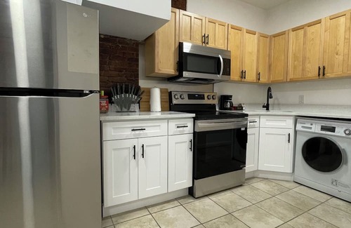 Downtown Newark Apartment | Whisper City Love A 30 min Electrifying Escape near NYC's Pulsating heart!