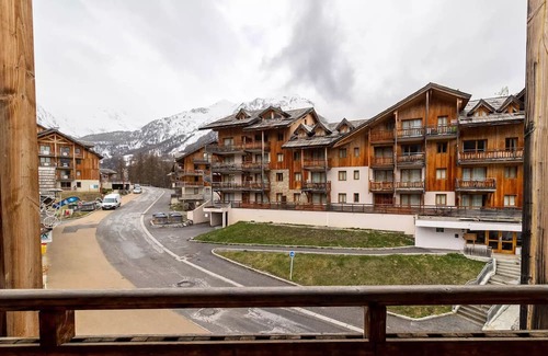 Les Orres Apartment | Residence Le Parc Des Airelles - Pleasant apartment at the foot of the slopes