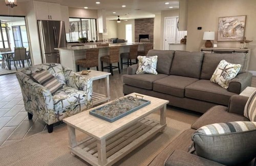 Caloosahatchee Villa | Recently remodeled and in a great location close to downtown and area beaches!