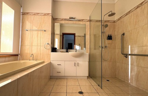 Aloomba Villa | Scenic Suite - 30 minutes from Cairns