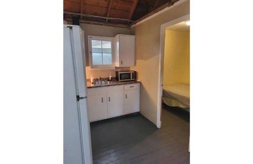 Grand Bend Cabin | Cozy Cabin #1, one block to the beach