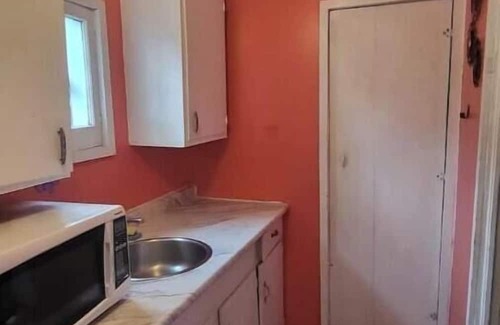 Grand Bend Cabin | Cozy Cabin #7, one block to beach