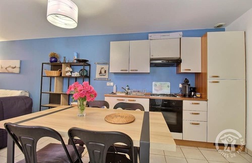 Lannebert House | Take advantage of the on-site spa, infrared sauna and tennis court shared with the adjoining gîte.