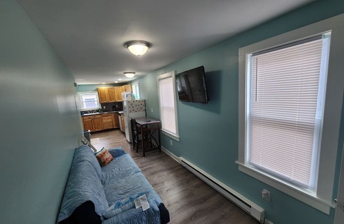 Hampton Apartment | G St Inn Unit 5 Lovely 1-bedroom apartment in Hampton with AC, WiFi