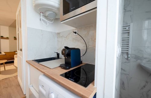 Romilly-sur-Seine Apartment | Magnificent renovated Studio downtown 3pers wifi