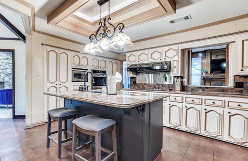 Garland House | 9 Bedroom Castle with a Pool and Billiards Room