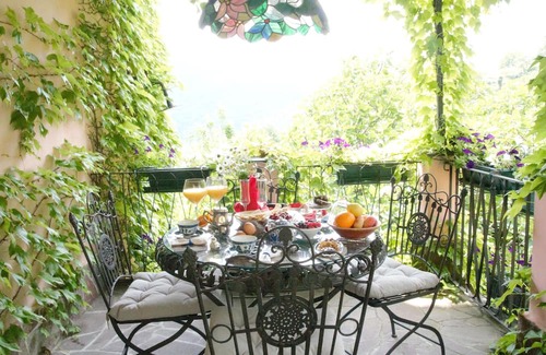 Bargagli House | Charming country house with WiFi, heated pool, artwork, barbecue in the garden.