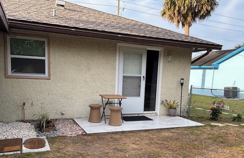 Palm Bay Apartment | A Mini Suite Near It All: Chic and Convenient