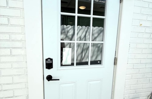 United Central Apartment | Tiny Studio Apartment Near St. Pete’s Vibrant Grand Central District