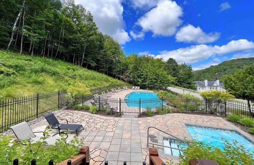 Mont-Tremblant Village Apartment | Studio LIVTremblant 204 by Gestion ELITE