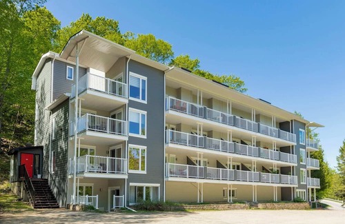 Mont-Tremblant Village Apartment | Studio LIVTremblant 204 by Gestion ELITE
