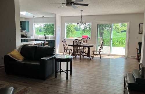 La Porte House | Charming 2-bedroom house in Harbor Country. 5 minutes from downtown Three Oaks