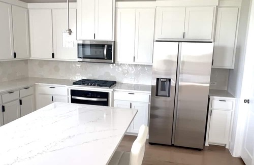 Weston House | The Chestnut 3-bedroom house in Celina with AC, WiFi