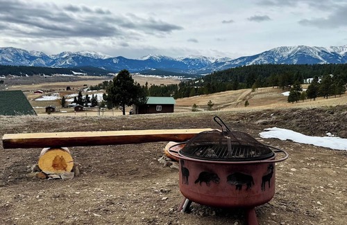 Fishtail RV Rental | Mystic View RV Site - Mountain Views - Pet Friendly